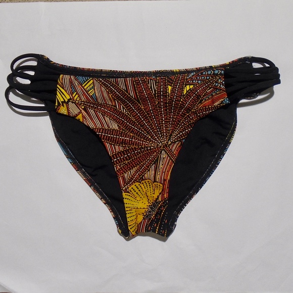 L*SPACE Low Down Bikini Bottom Full-Cut S - Picture 5 of 7